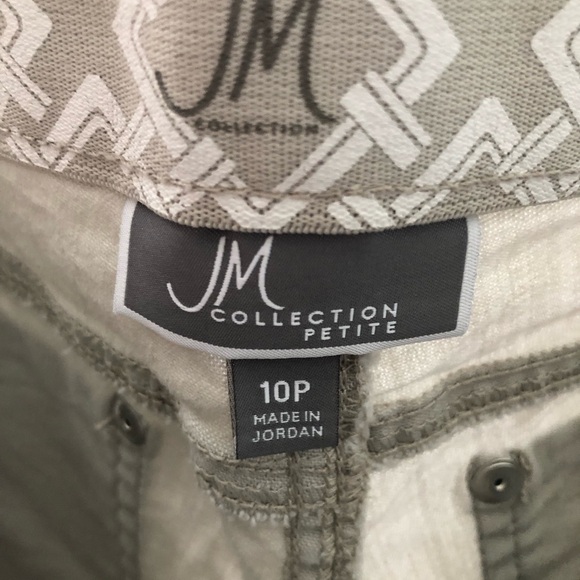 JM collection petite size 10P like new denim capris - Picture 3 of 3